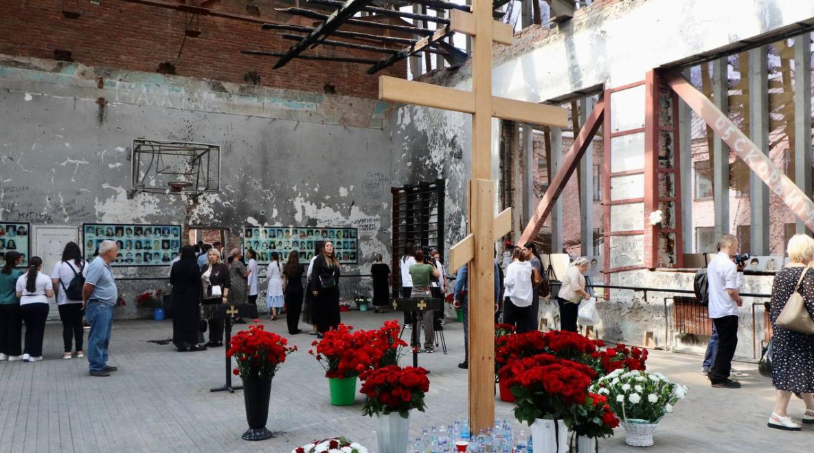 Хабаровские школьники зажгли свечи памяти в Беслане 